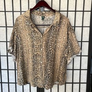 Snakeskin Slouchy Button-Up Short Sleeve